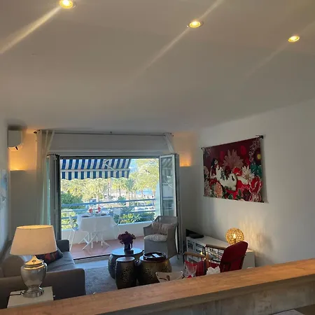 Superior On First Floor With Sea View * Antibes