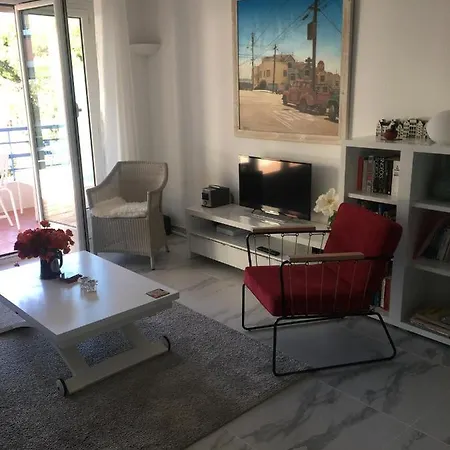 Superior On First Floor With Sea View Appartement Antibes