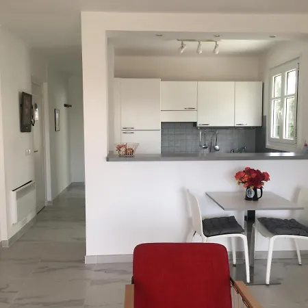 Superior On First Floor With Sea View Antibes