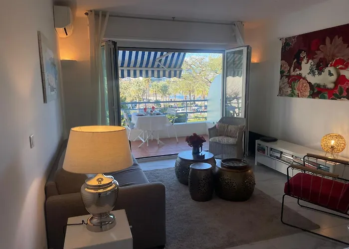 Superior On First Floor With Sea View アンティーブ