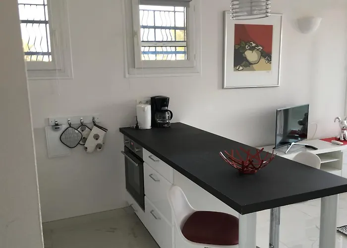 Superior On First Floor With Sea View アンティーブ